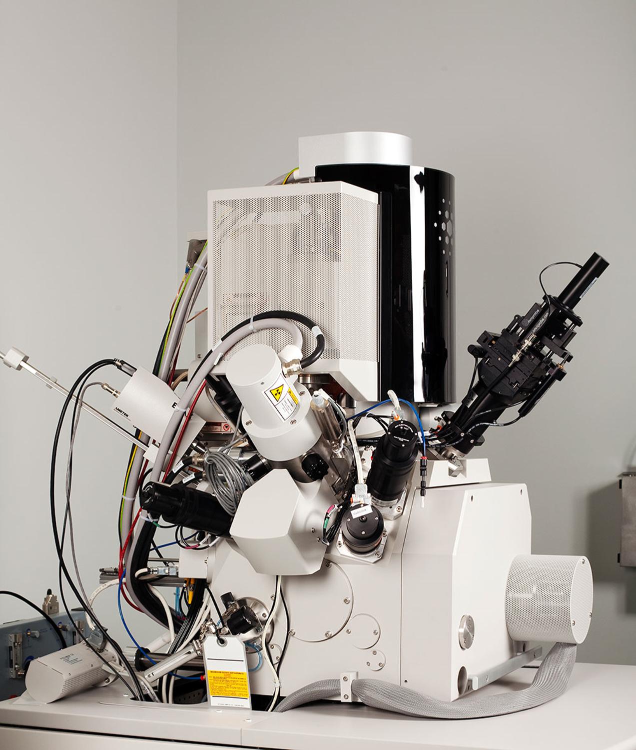 Micro/Nano fabrication services | CIC nanoGUNE