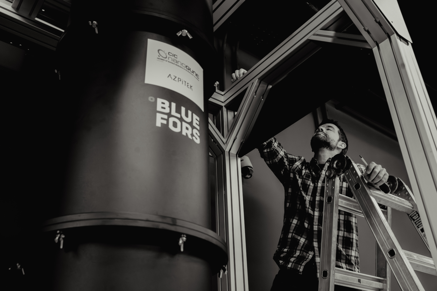 Gonzalez-Zalba during the installation of a dilution refrigerator at nanoGUNE's Quantum Tower