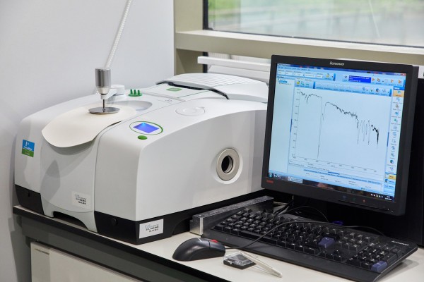 FTIR Spectrometer PerkinElmer Frontier